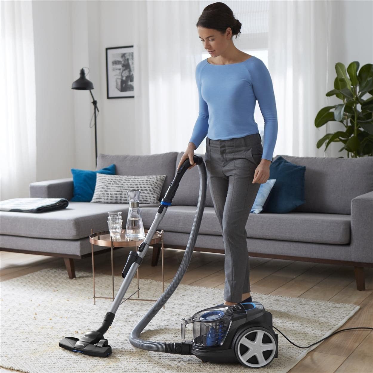 Aparate interne Philips FC933109 Vidica voluminoasa PowerPro Compact 900W 15 L Volum de praf perie integrata Negru